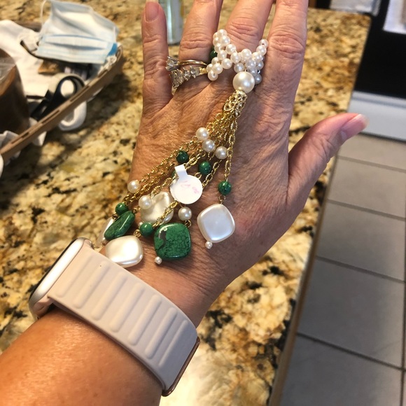 Jewelry - Funky green and white ring.